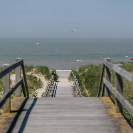 Renovated Flat Near De Haan