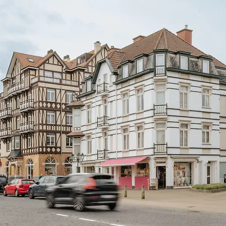 Renovated Flat Near *